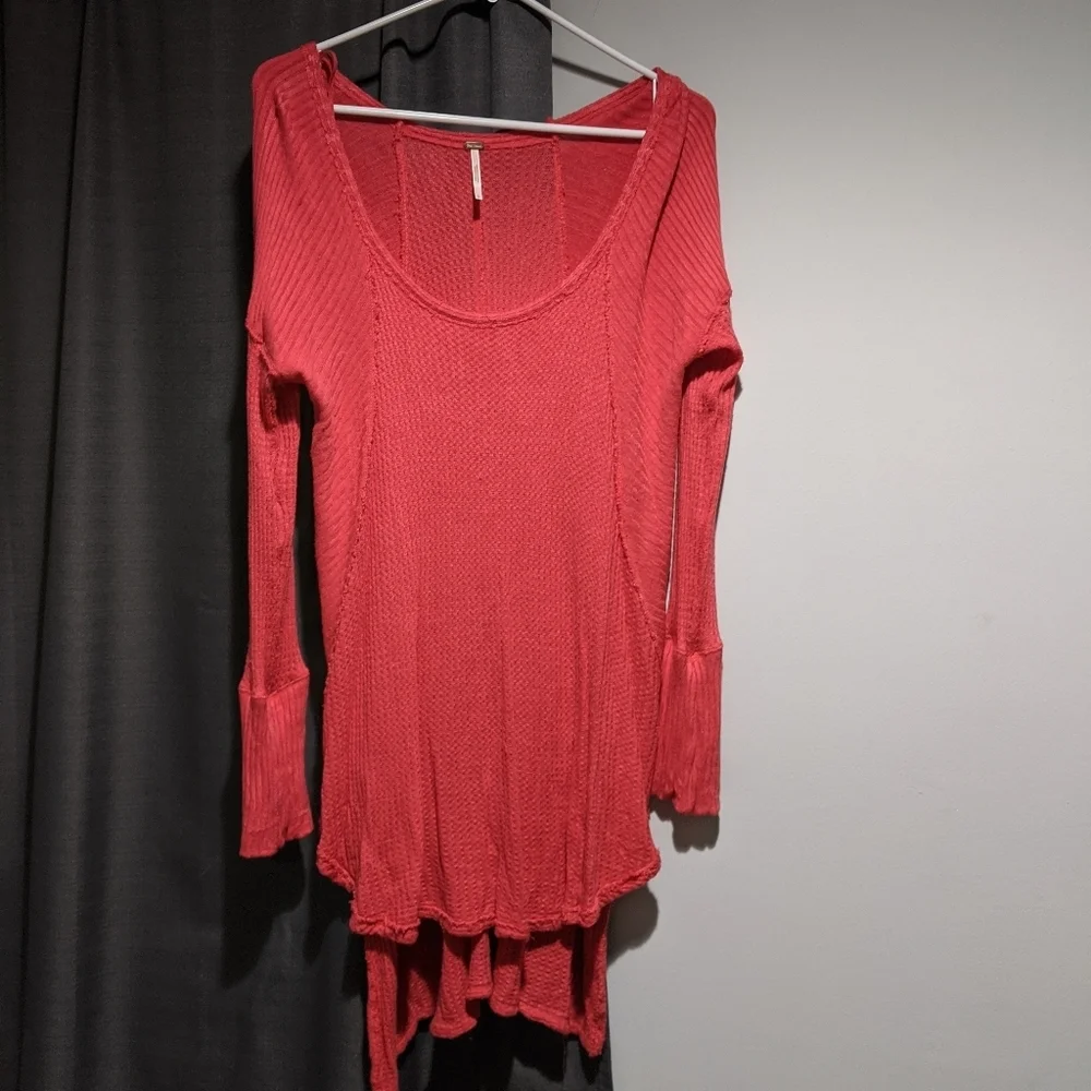 Long Sleeve Oversized High Low Knit Coral Free People distressed Boho top - Picture 2 of 4